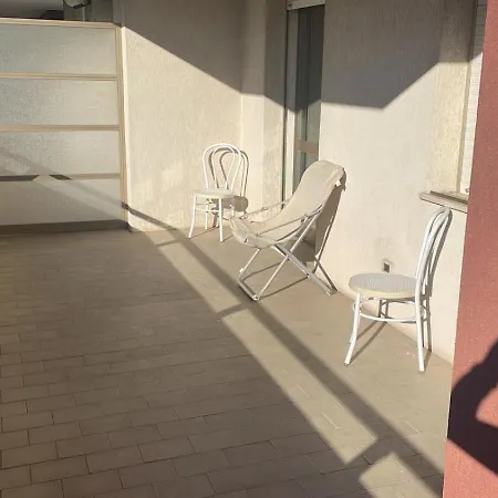 Trilocale Con Ampio Terrazzo E Posto Auto A 2 Passi Dal Mare Appartement *
