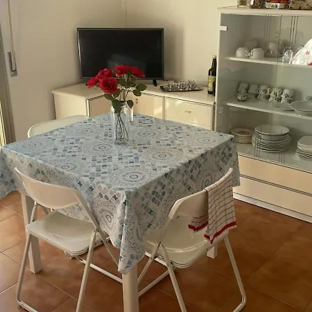 Sweet Holidays & Trilocale Con Ampio Terrazzo E Posto Auto A 2 Passi Dal Mare *